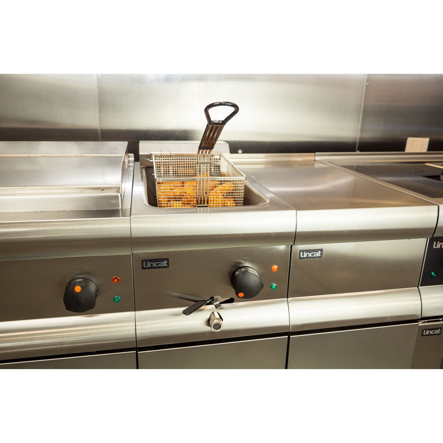lincat Silverlink 600 J6 Single Tank Single Basket Electric Fryer 9 Litres