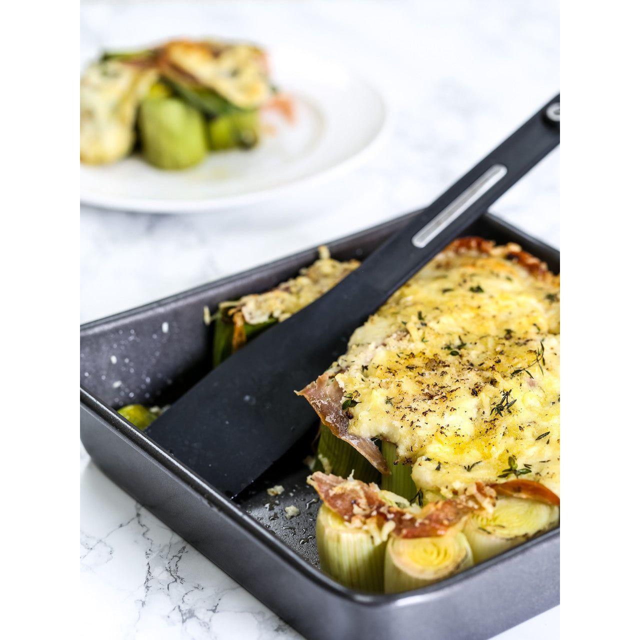 MasterClass KCMCHB13 Non-Stick Square Baking Tin 23cm x 4cm.