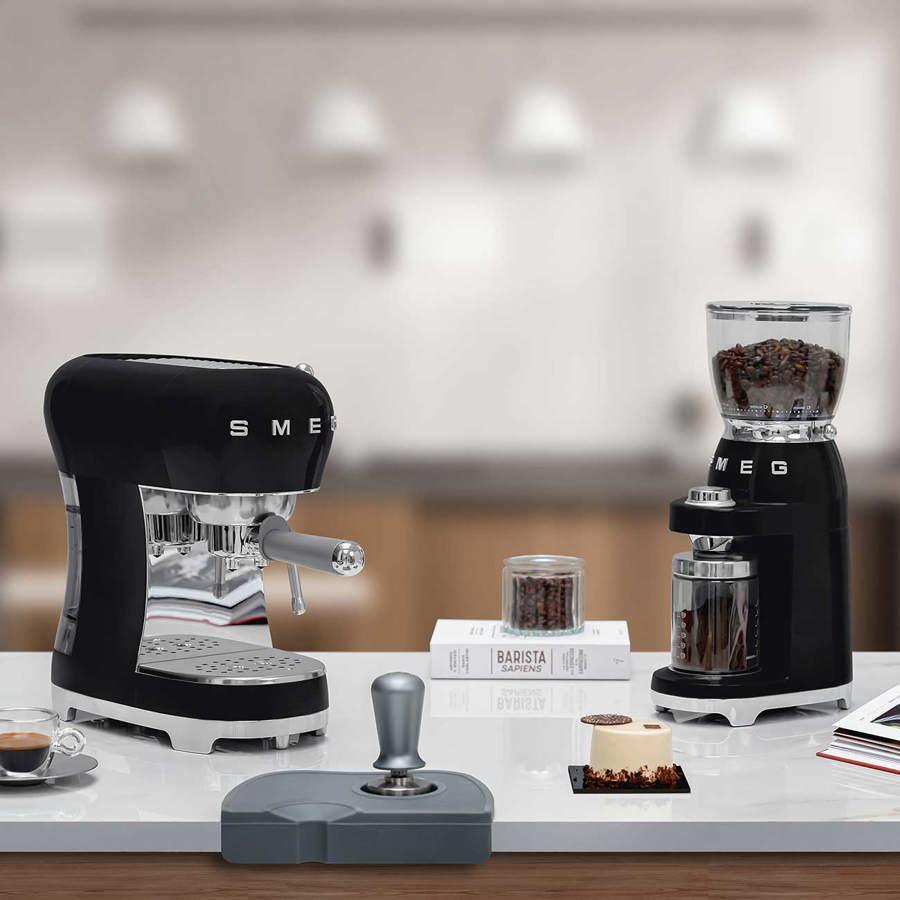 Smeg ECF02BLUK Retro Black Espresso Coffee Machine.
