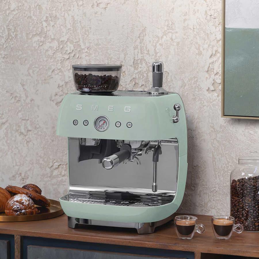 Smeg EGF03PGUK Retro Pastel Green Espresso Coffee Machine With Grinder.