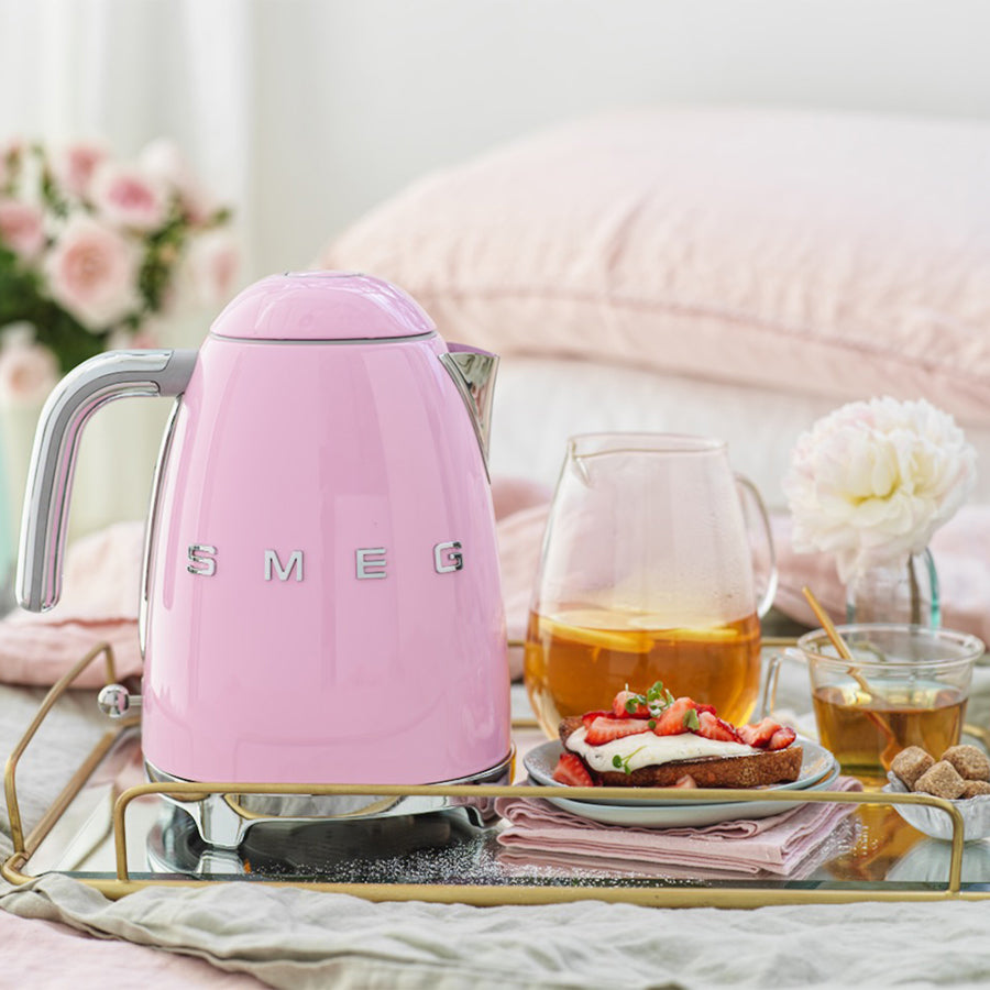 Smeg KLF03PKUK Retro Pink Kettle 1.7 Litres - Cater-Connect Ltd