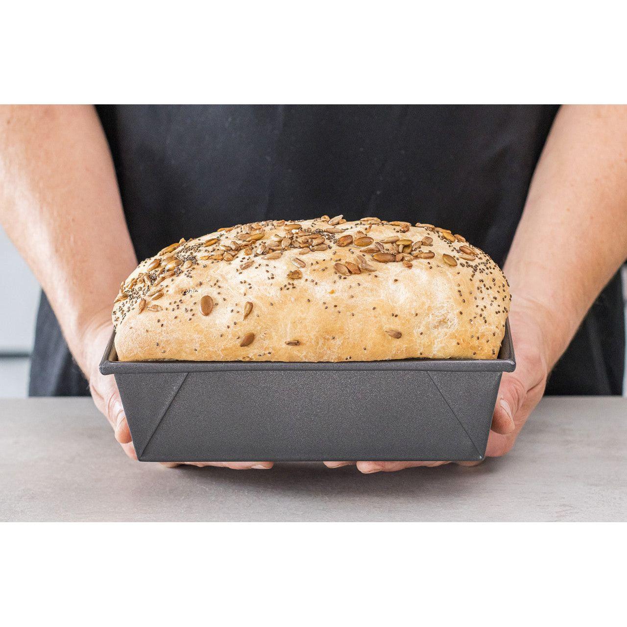 MasterClass KCMCHB20 Non-Stick 2lb Box Sided Loaf Pan.