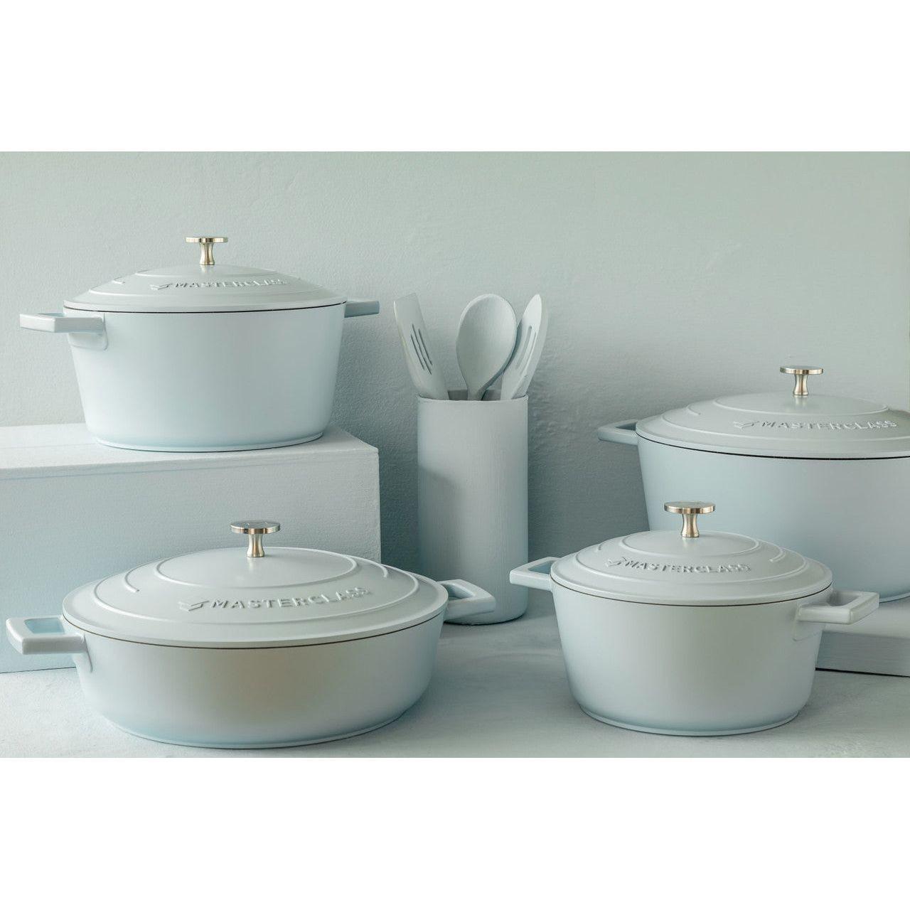 MasterClass Lightweight 4 Litre Sky Blue Casserole Dish With Lid.