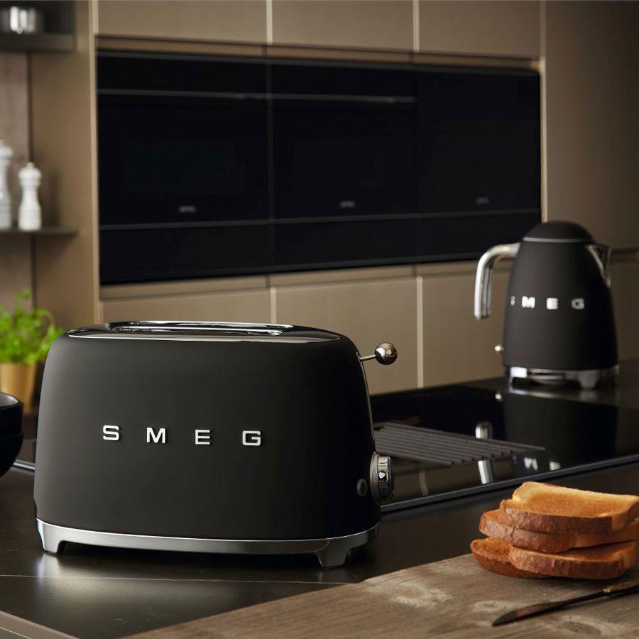 Smeg TSF01BLMUK Retro Matte Black 2 Slice Toaster.