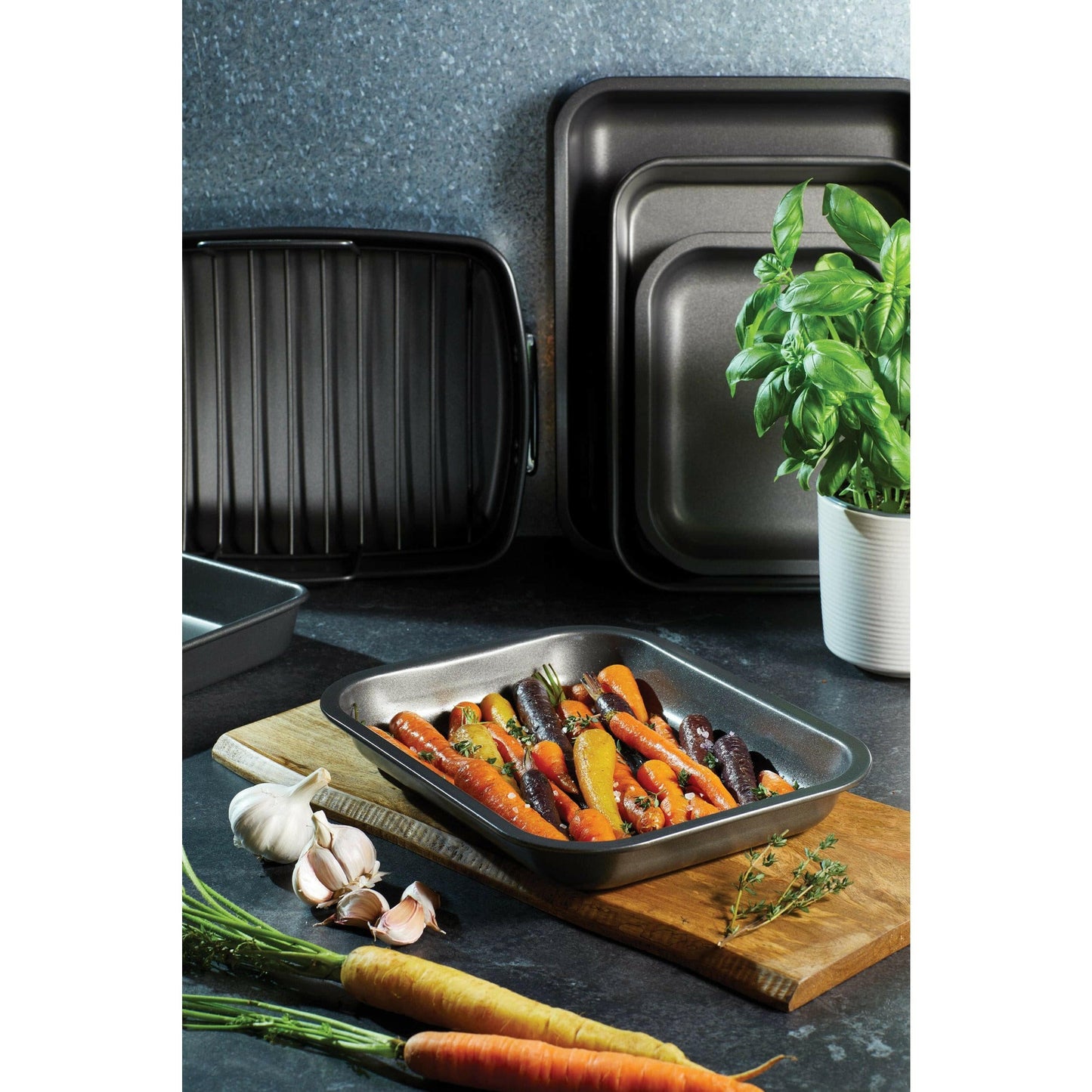 MasterClass Non-Stick Sloped Sided Open Roaster Pan 27cm x 21cm - Cater-Connect Ltd