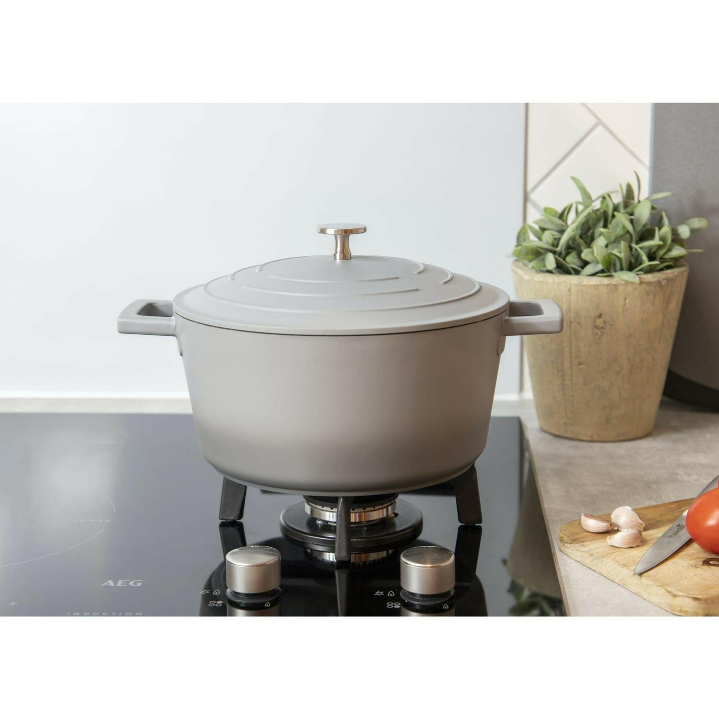 MasterClass Lightweight 4 Litre Casserole Dish With Lid Ombre Grey.