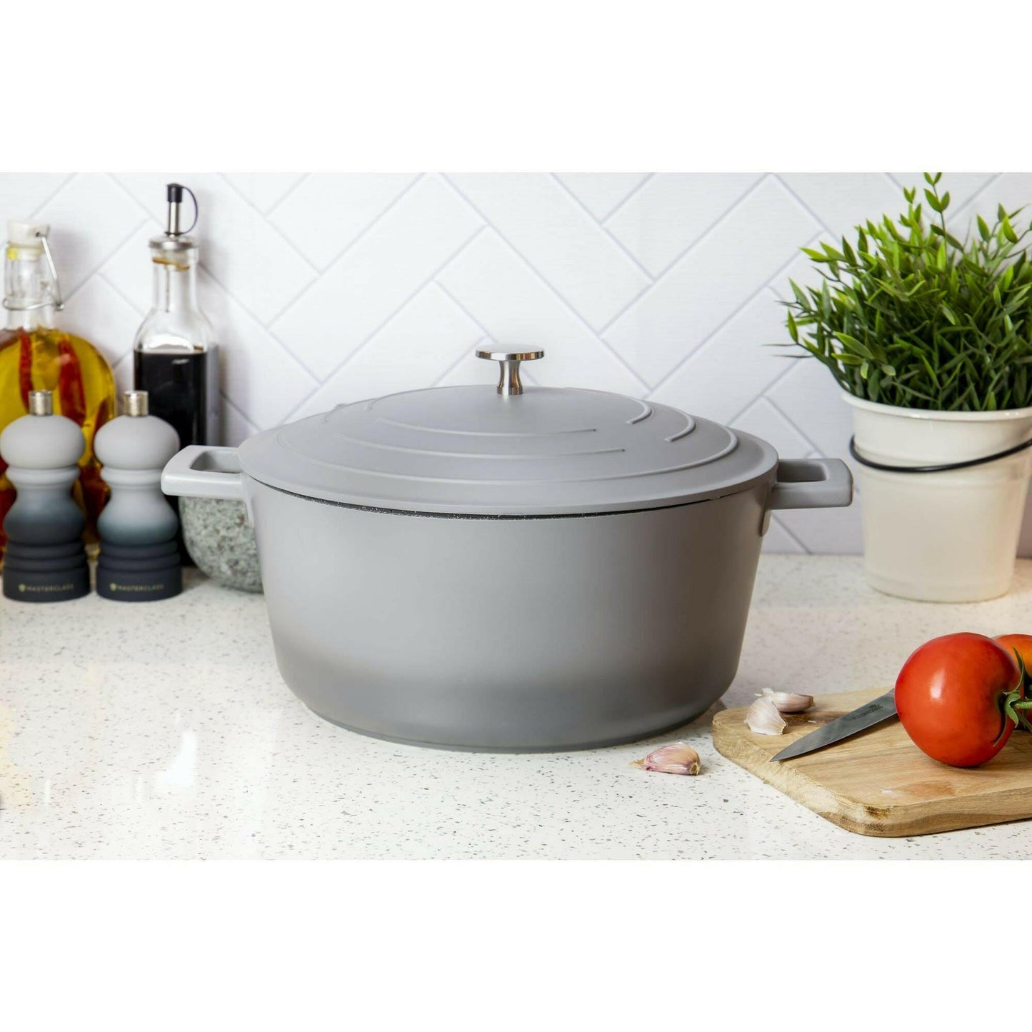MasterClass Large 5 Litre Casserole Dish With Lid Ombre Grey.