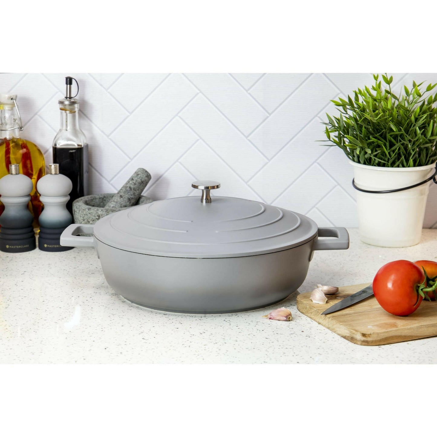 MasterClass Shallow 4 Litre Casserole Dish With Lid Ombre Grey - Cater-Connect Ltd