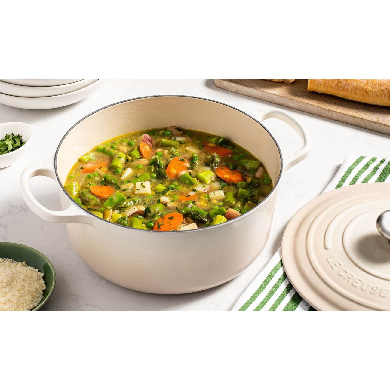 Le Creuset Meringue Cast Iron Round Casserole 28cm 6.7 Litres